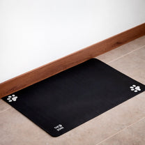 Zona limpia: Comedero Elevado + Mat Absorbente
