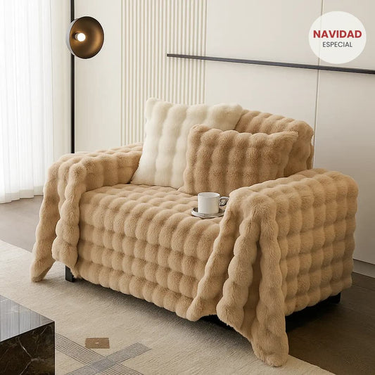 Cubre Sofá Piel de Conejo — Lujo suave que protege tu sofá.